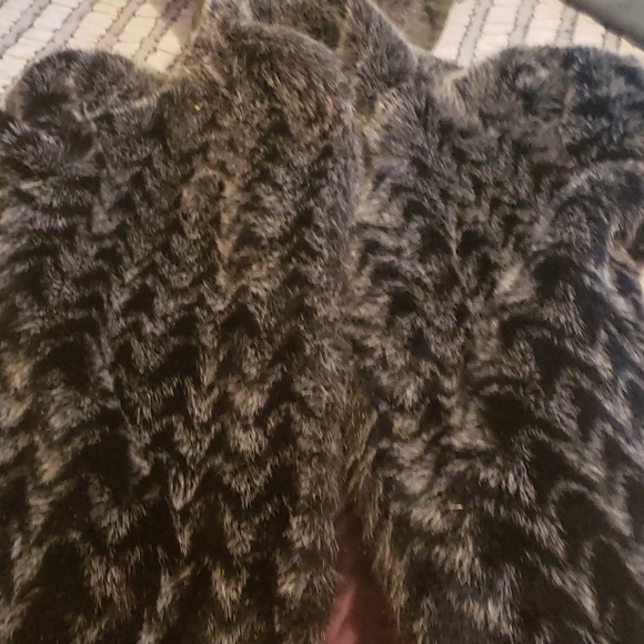 Fake fur jacket. Black and Grey pattern - Picture 1 of 3